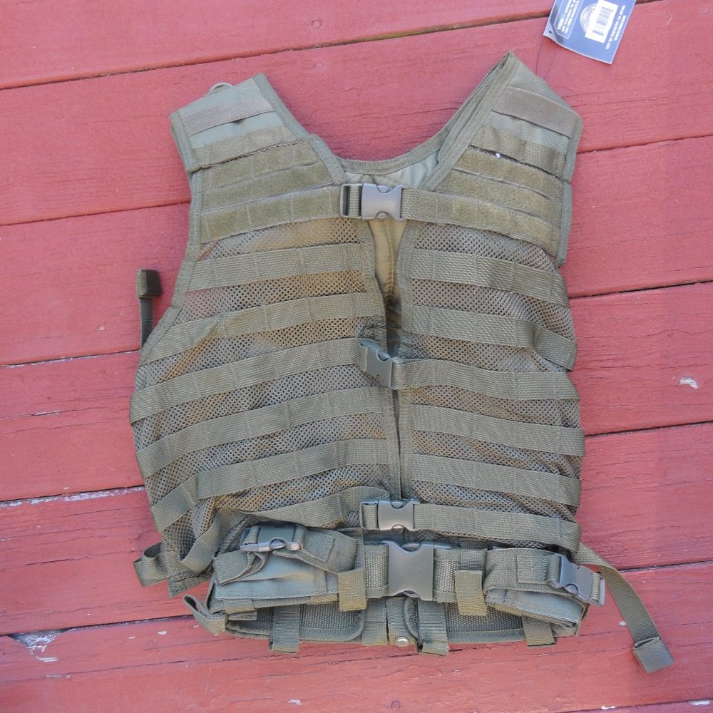 Military Tactical Vest, Molle plate inclosure~NWT~adjustable size~multi …